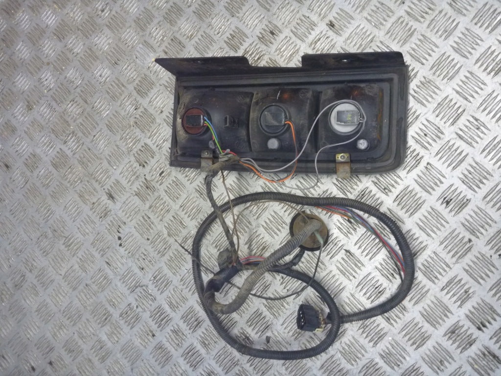 Lampa Prawa Tylna Tył Hummer H2 2005
