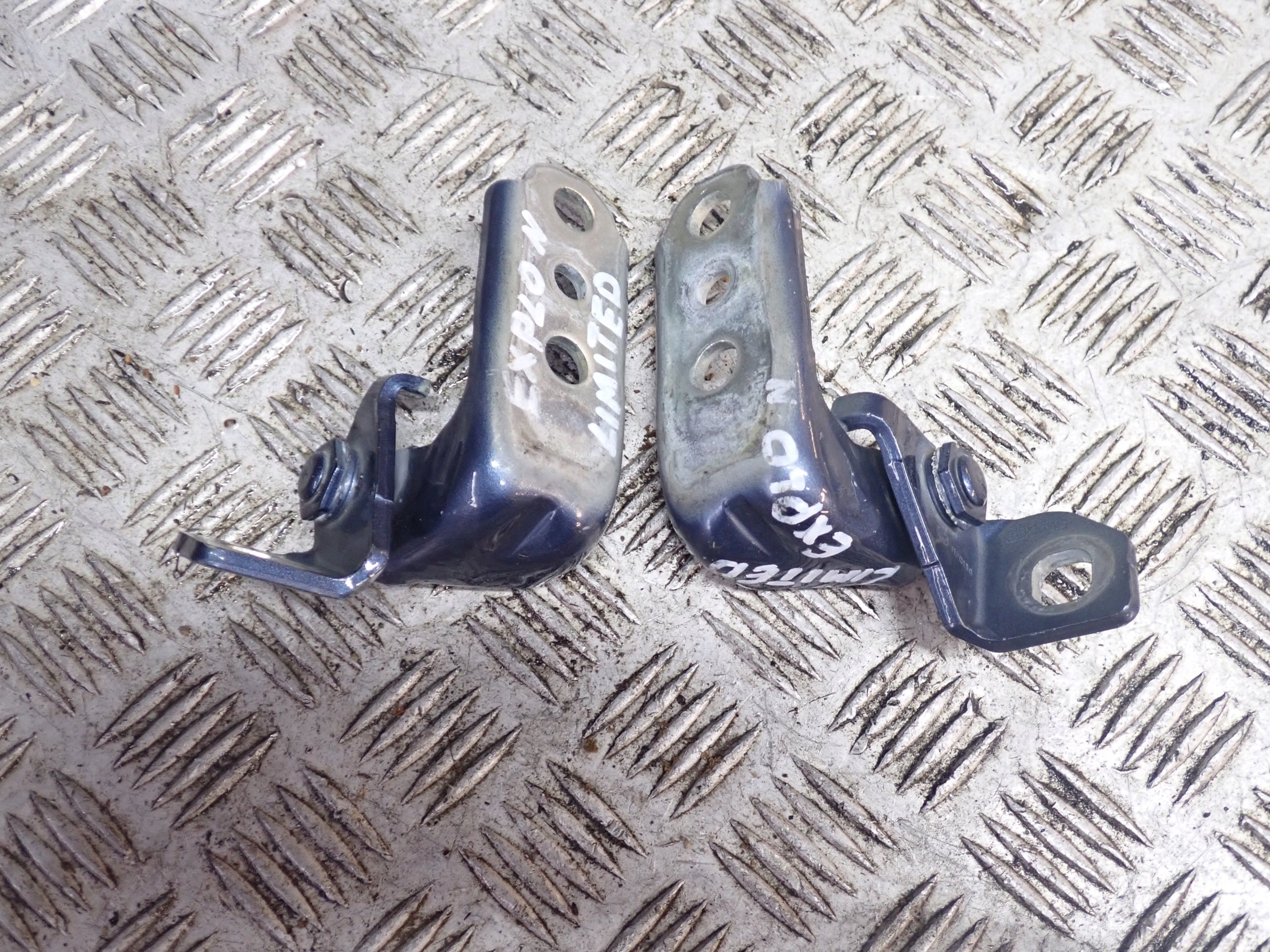 Zawiasy Drzwi PARA Ford Explorer 2020-