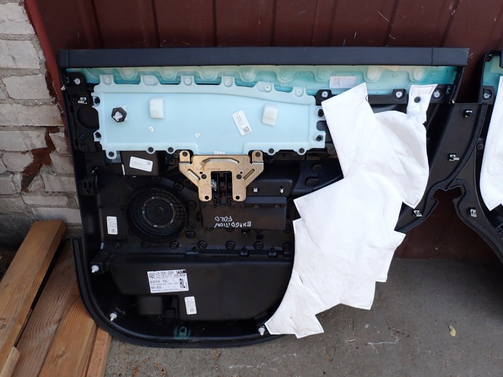 Left Rear Leather Side Panel Ford Expedition 2020