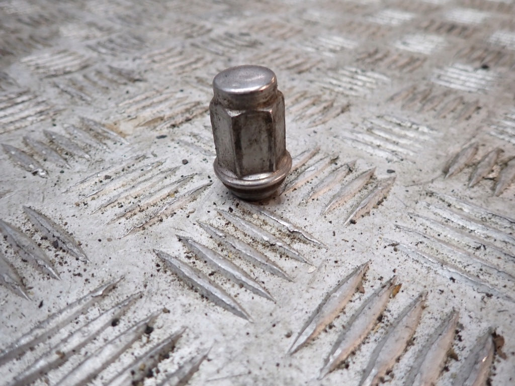 Chevrolet Corvette C5 Wheel Nut