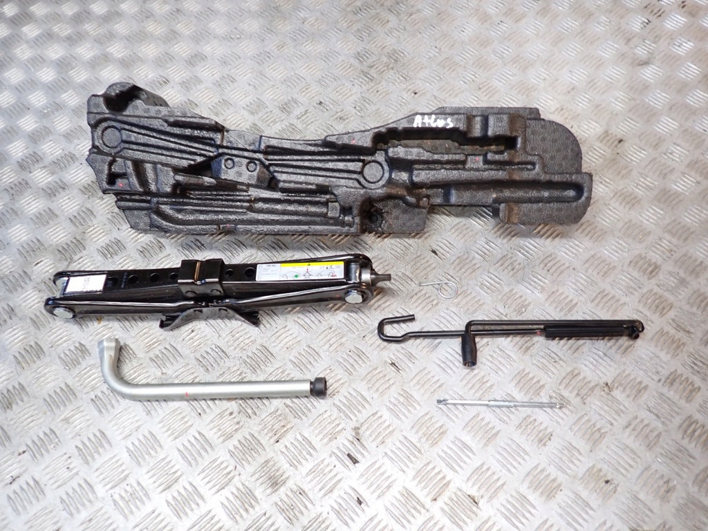 Jack Wheel Wrench Set Volkswagen VW Atlas Cross Sport 2022