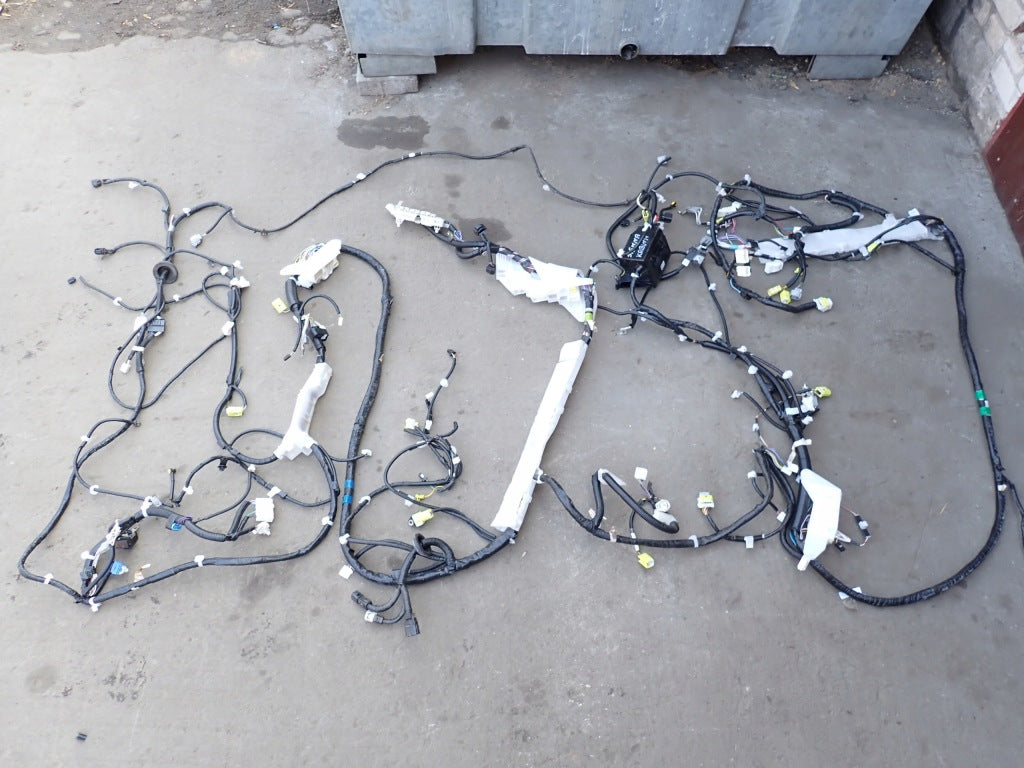 Wiązka instalacyjna kabiny wnętrza do Toyota Sienna XL40 2021- od Autolandparts, widoczna na zdjęciu