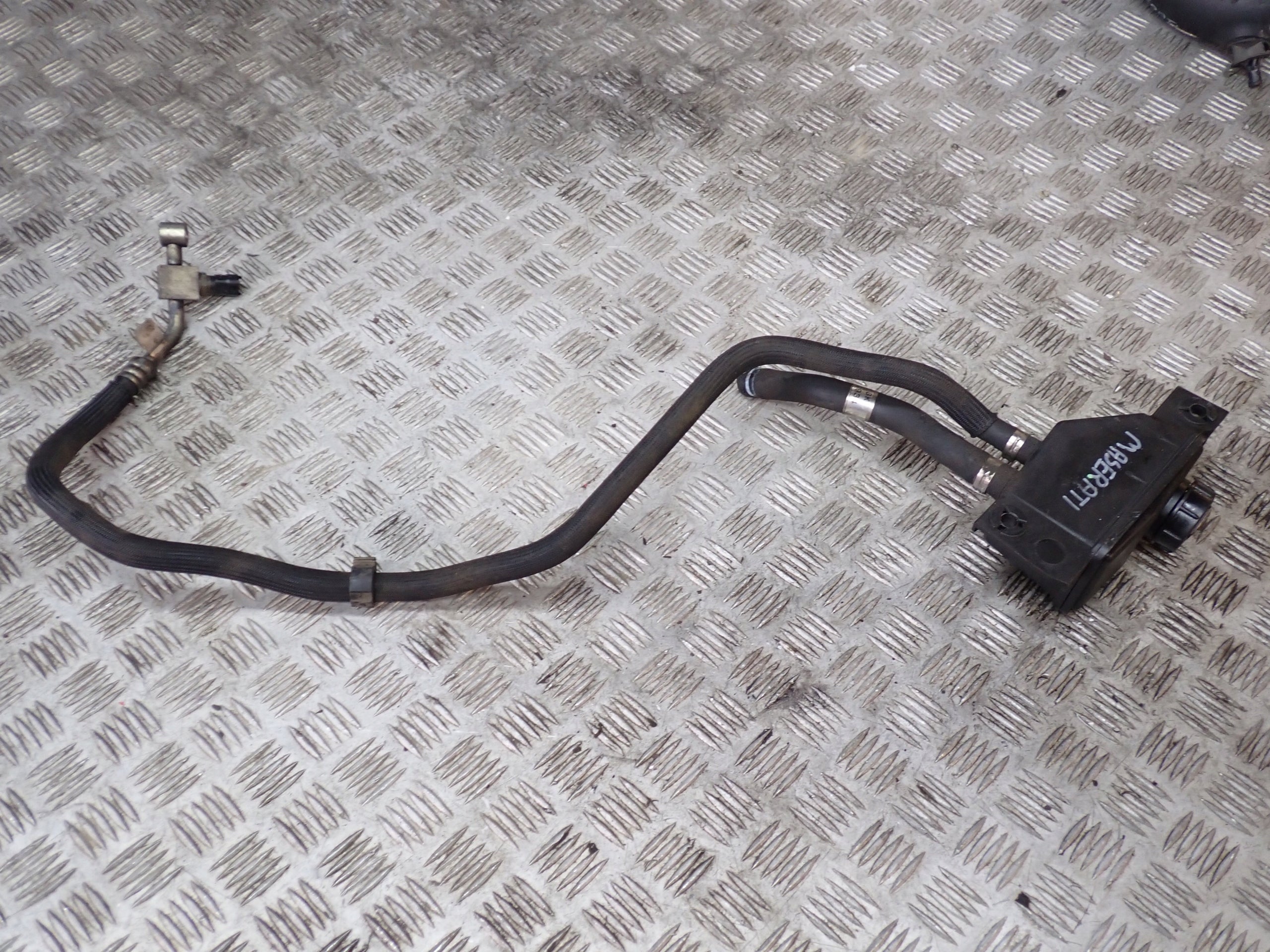 Zbiornik Zbiorniczek Płynu Wspomagania Maserati Quattroporte Ghibli 2015