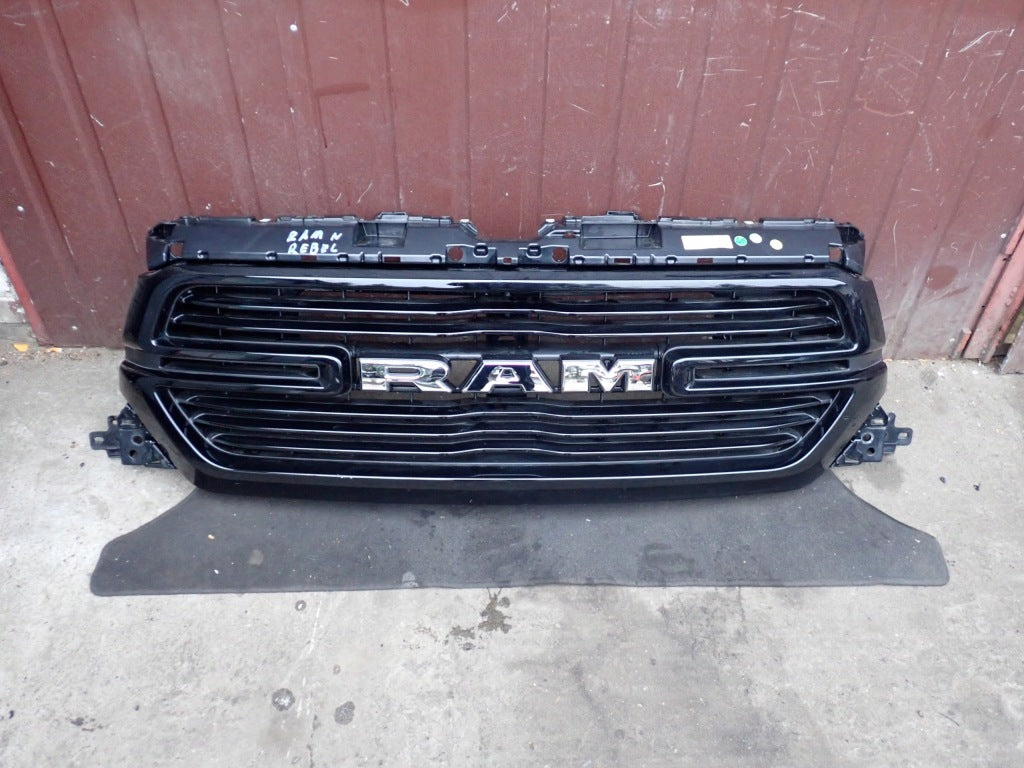 Atrapa Grill Przedni Czarny Dodge RAM V Laramie 2019-