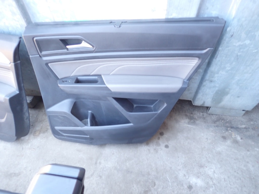 Tapicerka Kpl. 6 os. Fotele Boczki VW Atlas R-Line 2022