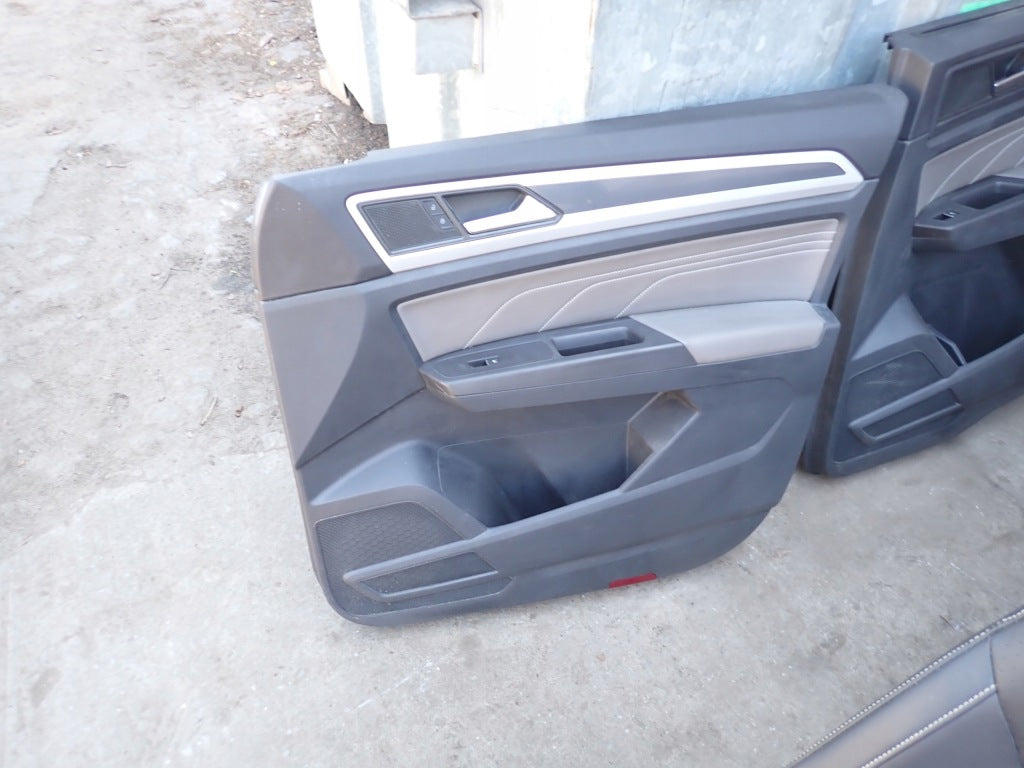 Tapicerka Kpl. 6 os. Fotele Boczki VW Atlas R-Line 2022