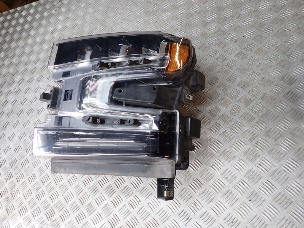 Lampa Lewa Przednia Przód Kpl. Full LED Reflektor Chevrolet Silverado 2019-
