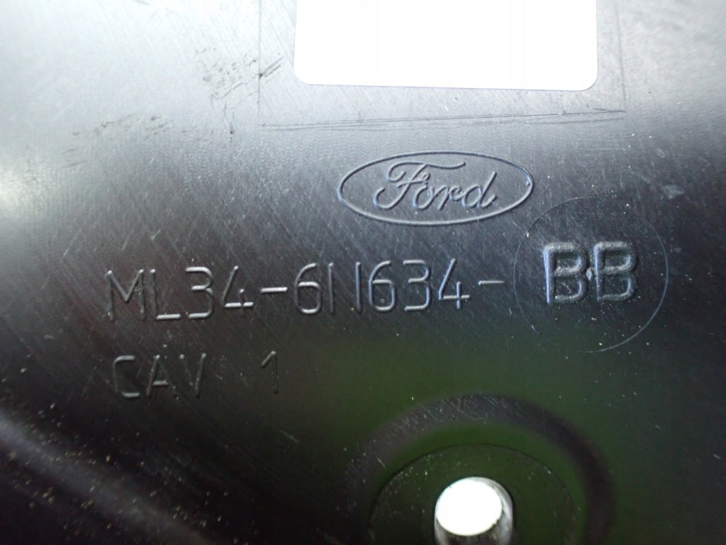 Osłona dolna do Ford F150 3.5 2021- marki Autolandparts, widoczna z bliska, chroni spód pojazdu przed uszkodzeniami