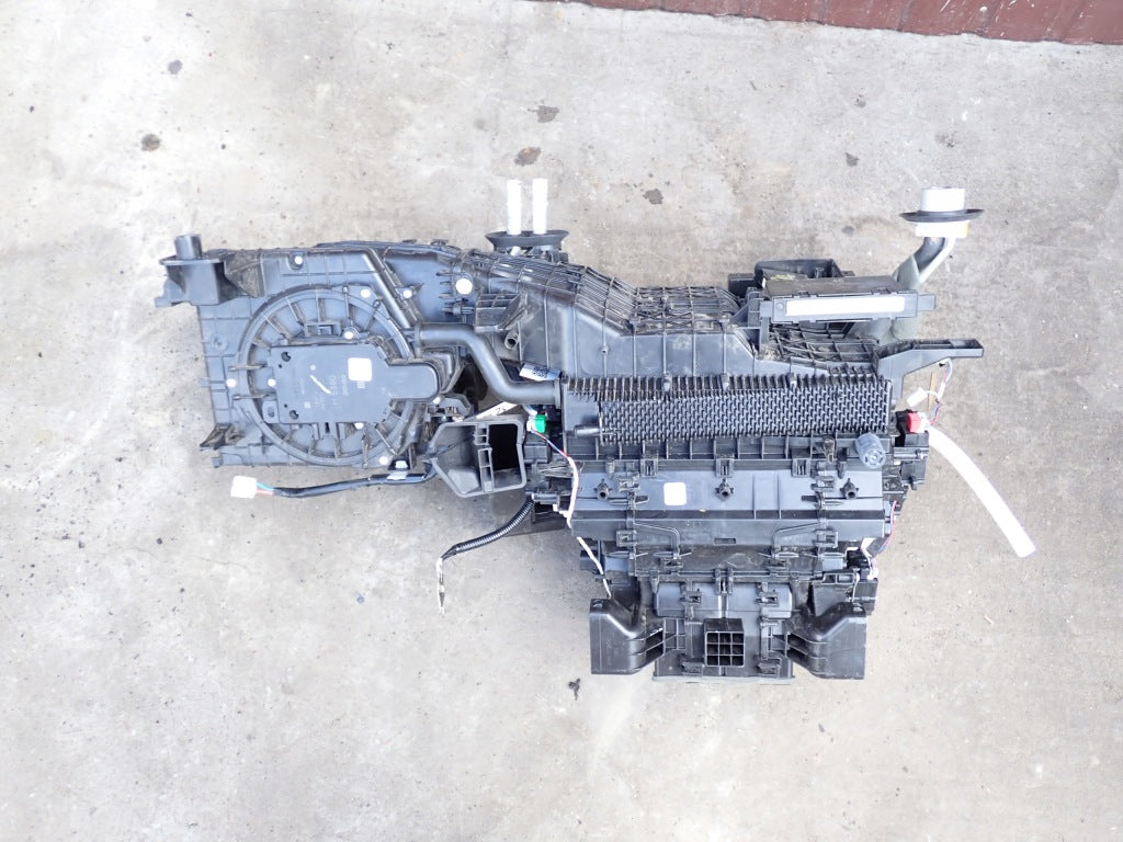 Nagrzewnica Powietrza Kpl. Toyota Tundra 2022-