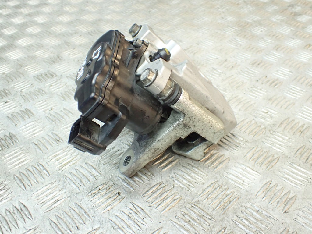 Zacisk Lewy Tylny Tył Elektr. Infiniti QX60 L51 Nissan Pathfinder R53 2022