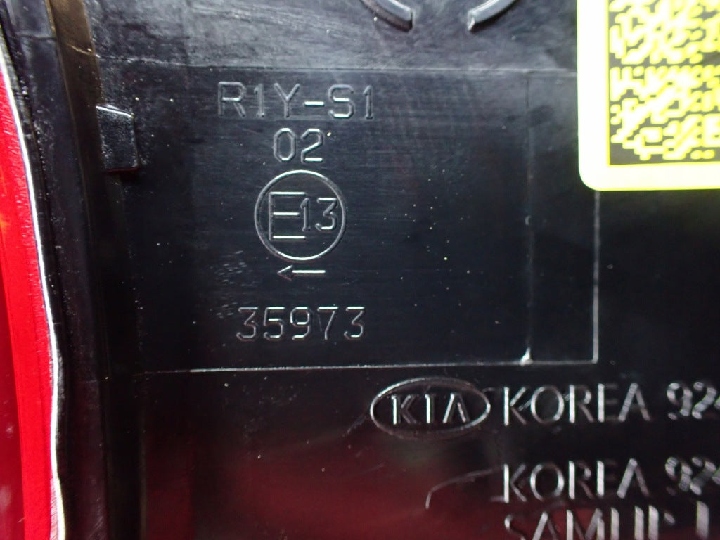 Lampa Tylna Tył Lewa Kia Carnival LX 3.5 KA4 2020-