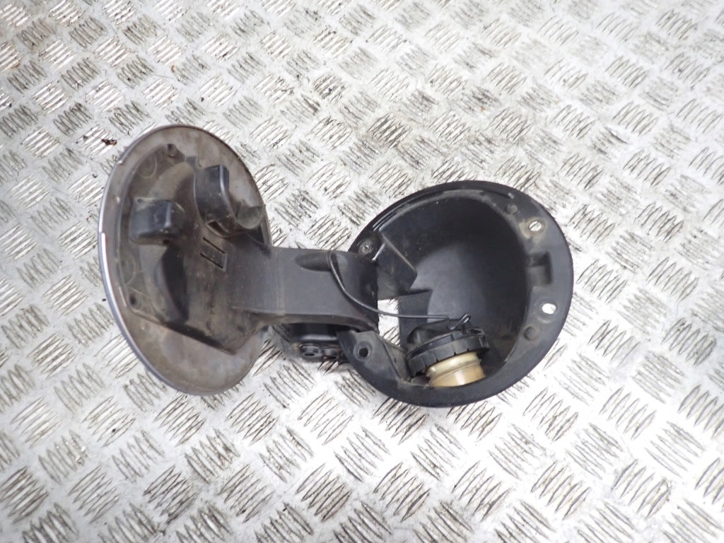 Fuel Filler Flap Kit Plug Socket Toyota Tundra II 2014-