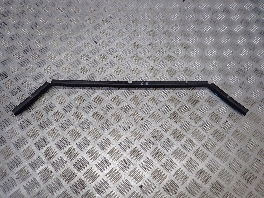 Rear Roof Window Seal Chevrolet Corvette C8 Convertible 2020-