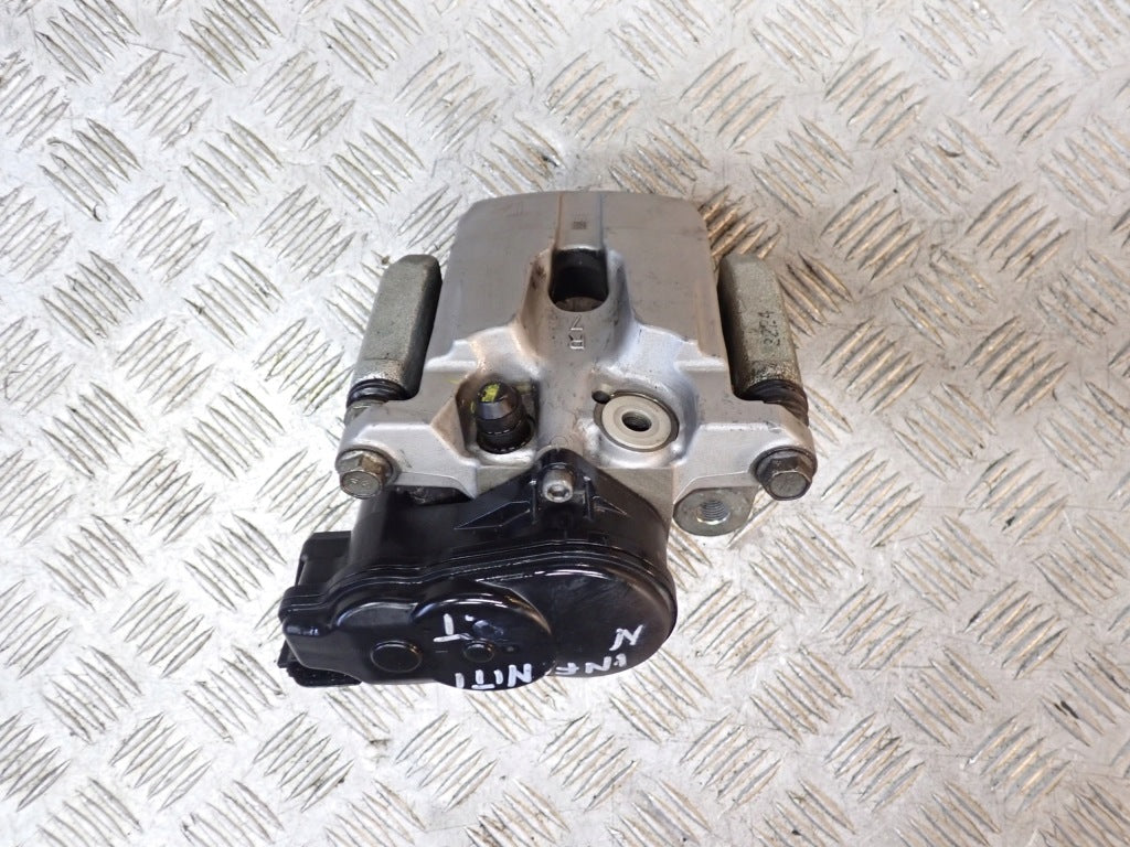 Zacisk Prawy Tylny Tył Elektr. Infiniti QX60 L51 Nissan Pathfinder R53 2022