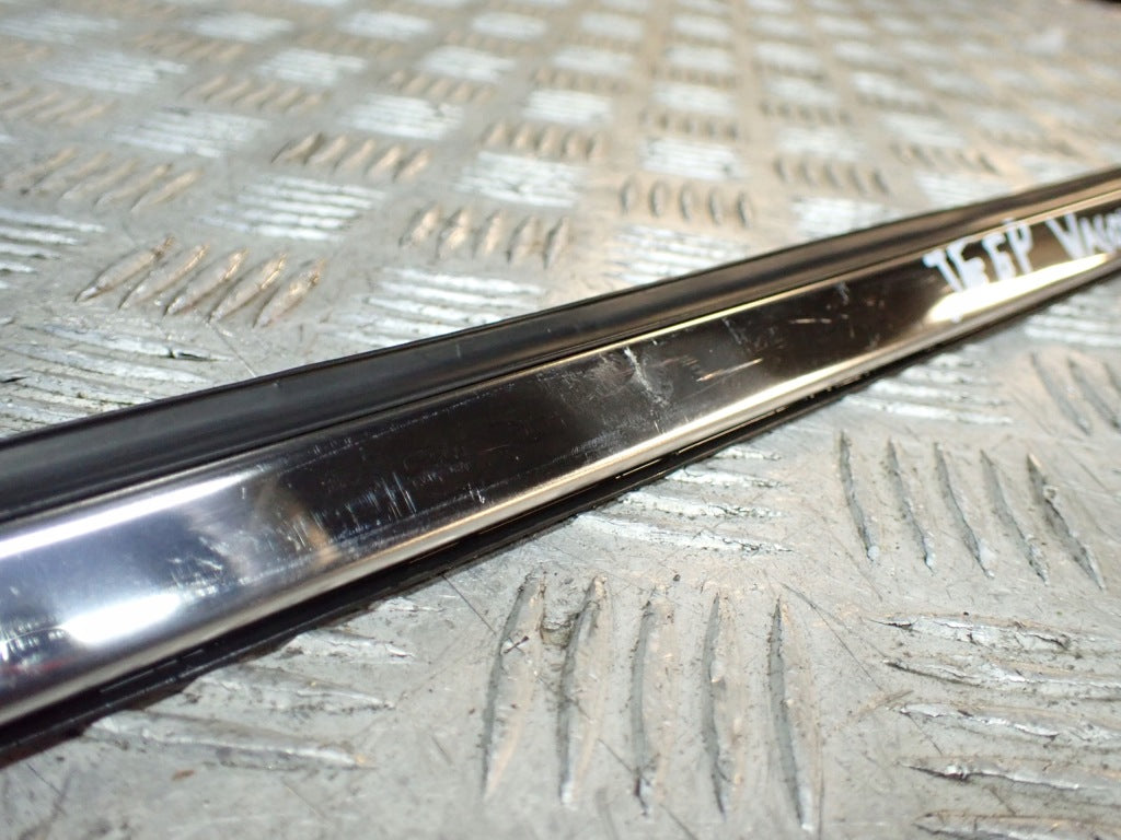 Listwa Błotnika Górna Prawa Jeep Wagoneer Grand Wagoneer WS 5.7 22-