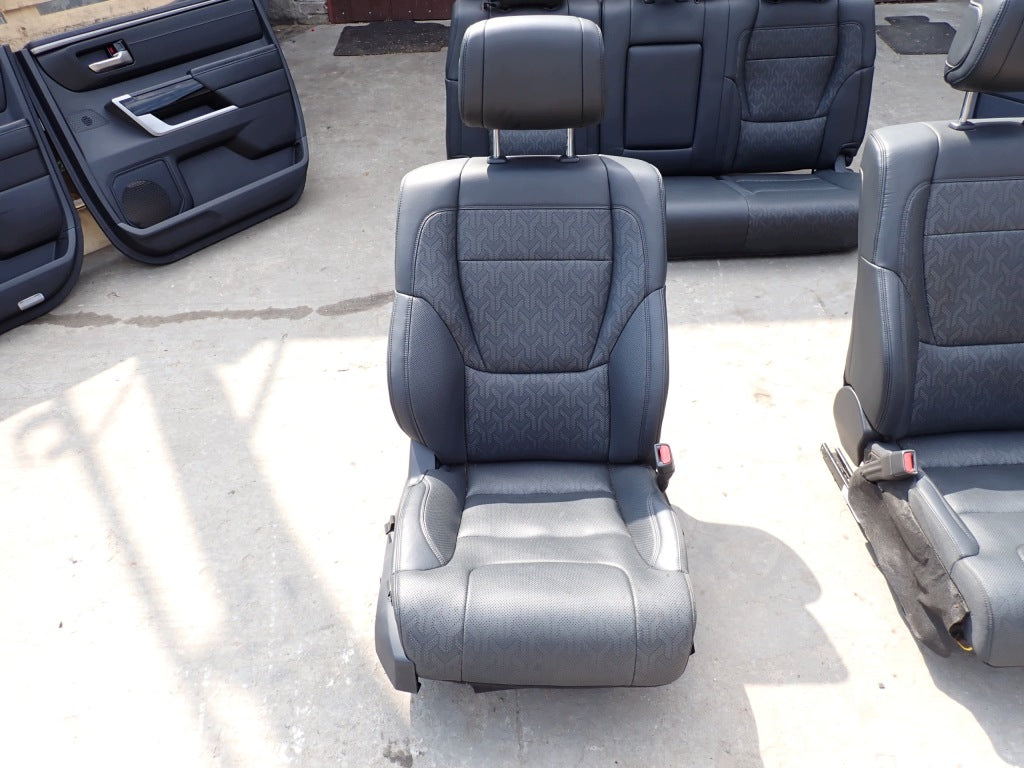 Tapicerka Fotele Kanapa Boczki Kpl Toyota Tundra Crew Cab Limited 2022-