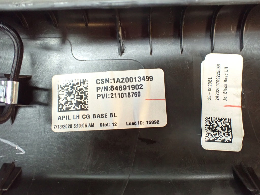 Osłona Słupka Lewa Przednia Chevrolet Tahoe Yukon Suburban 6.2 21-
