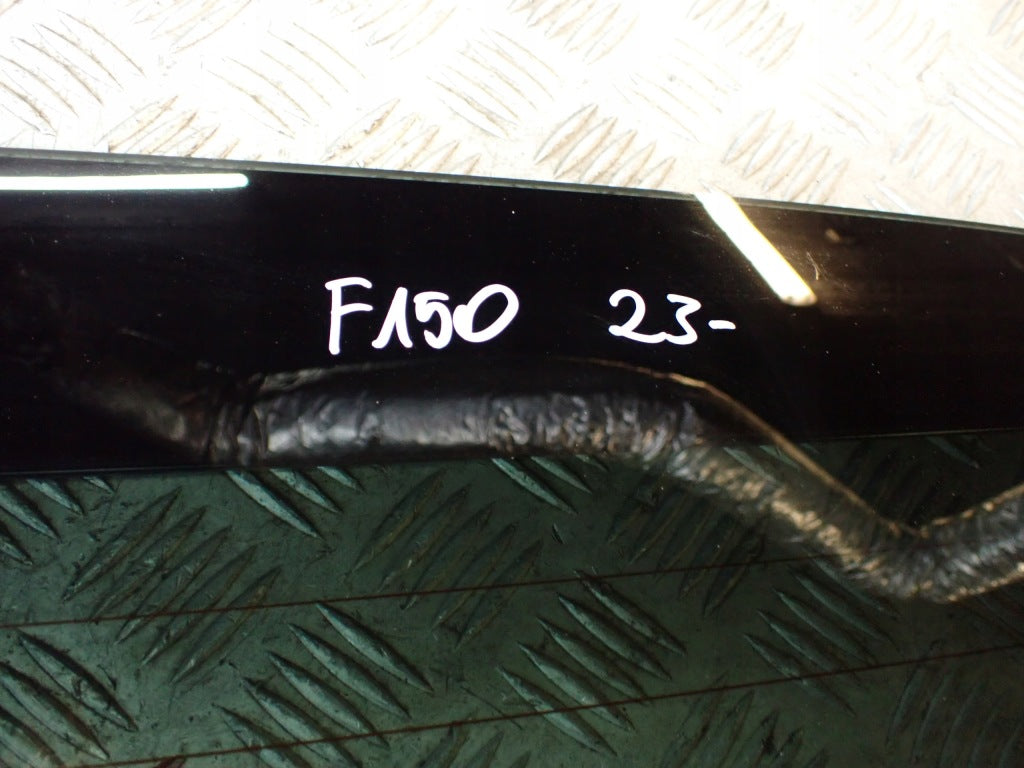 Przesuwna tylna szyba z silniczkiem do Ford F150 2021- XLT Crew Cab, część marki Autolandparts.