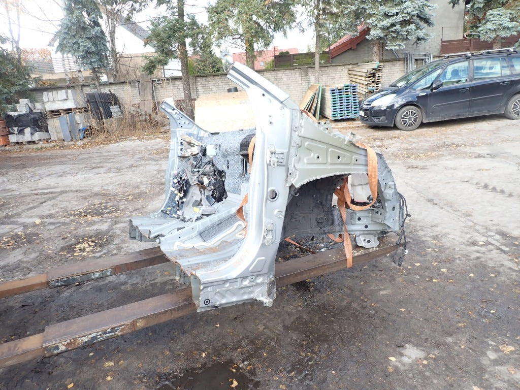 Ćwiartka Prawa Przednia Przód Słupek Podłużnica Toyota Sienna XL40 2021