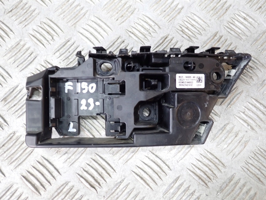 Ślizg mocowania zderzaka przedniego do Ford F150 XLT Crew Cab 2024, auto parts marki Autolandparts, widoczny na zdjęciu
