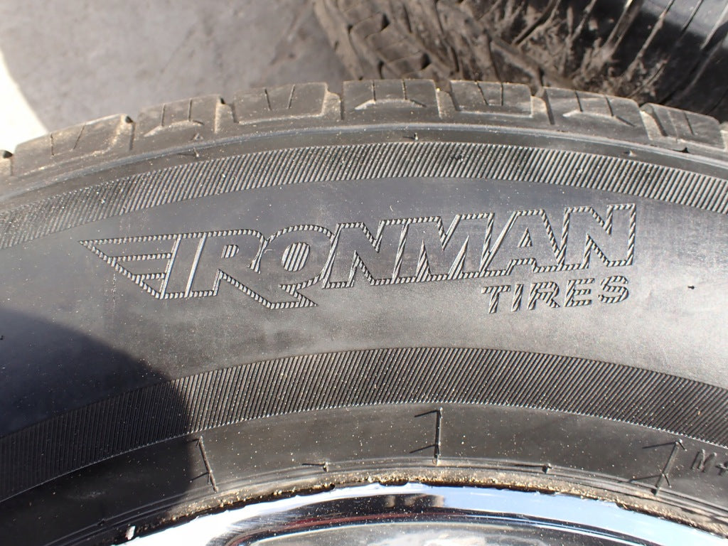 Felgi aluminiowe 18 cali i opony Ironman 275/65 R18 do Ford F150 2021, montaż na koła samochodu.