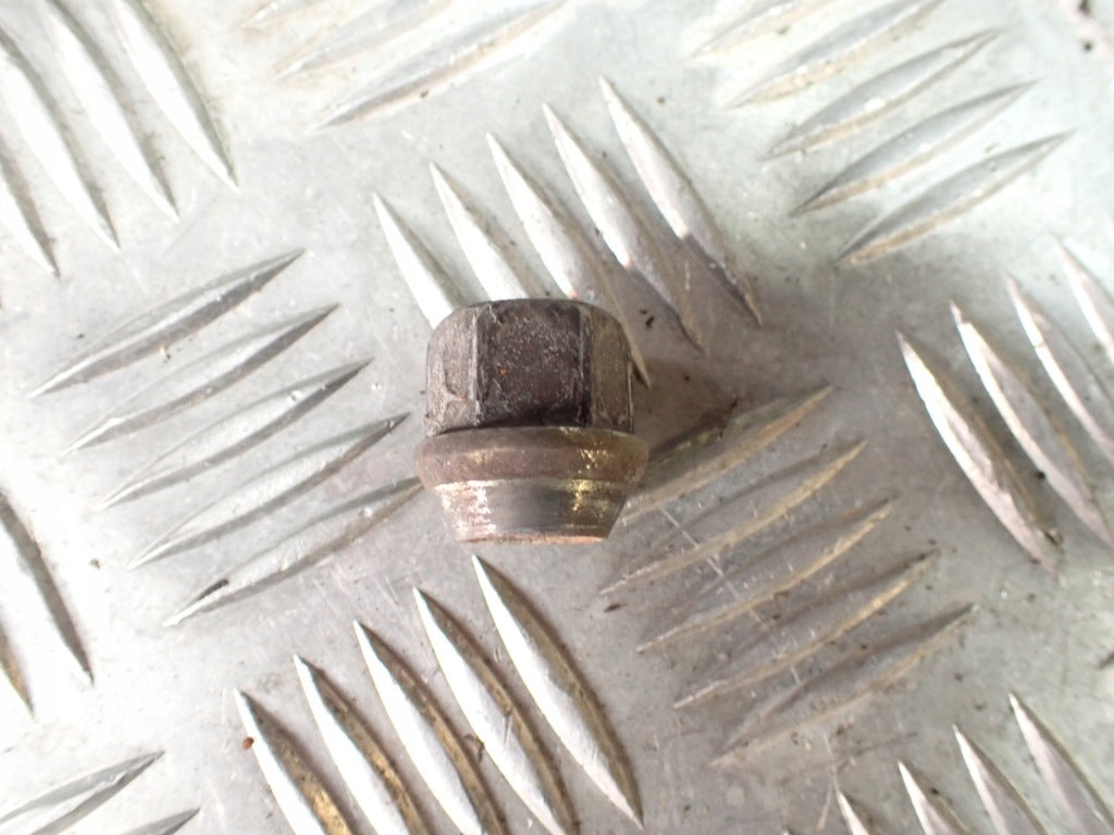 Chevrolet Corvette C5 Wheel Nut
