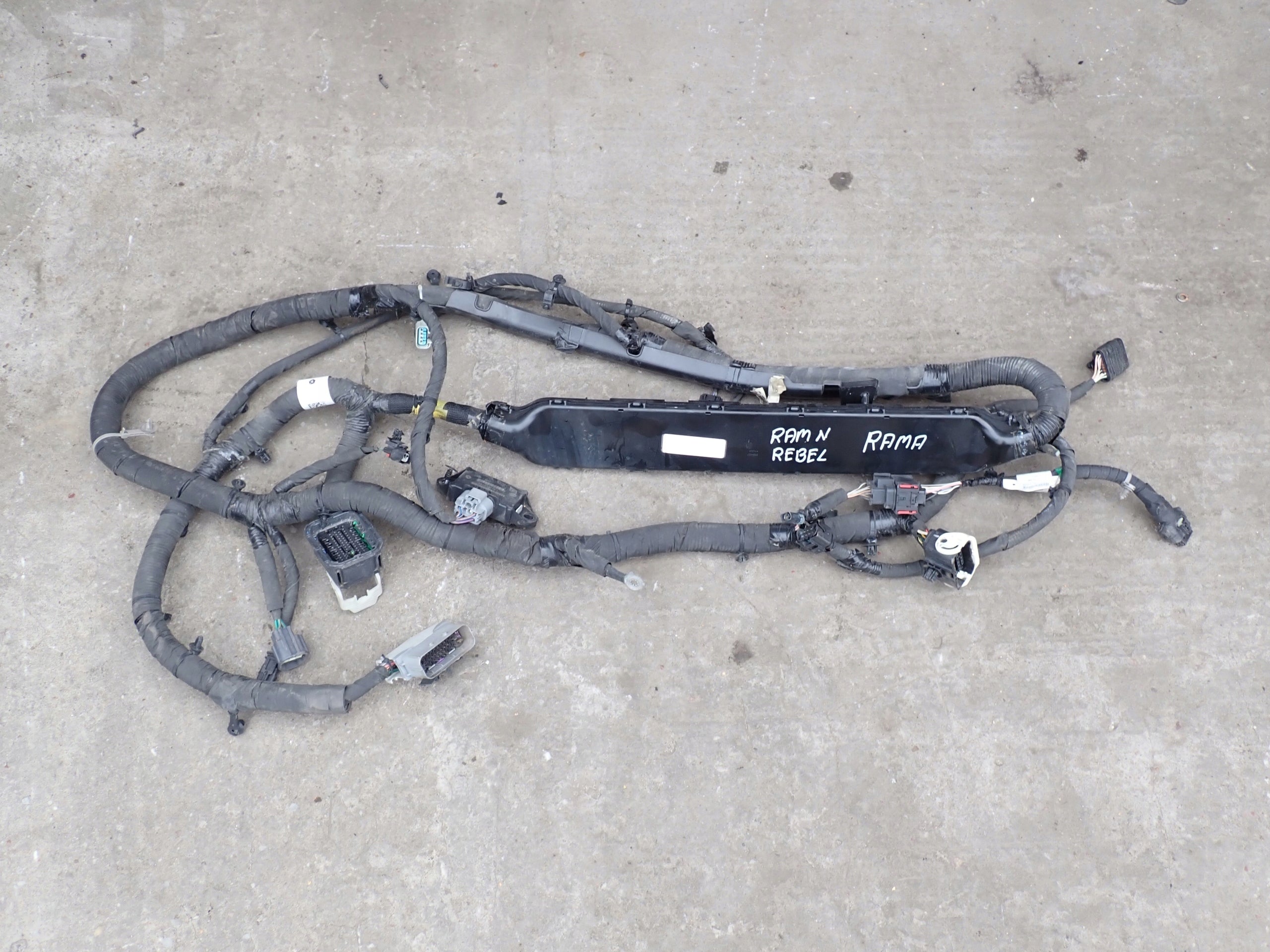 Wiązka Ramy Dodge RAM V Crew Cab 5.7
