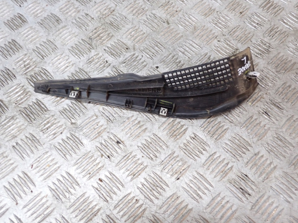 Left Side Air Intake Corner Chevrolet Tahoe Yukon 21-