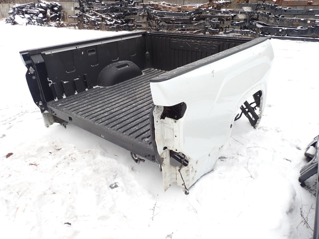 Zabudowa Paka Buda Krótka 5.5 FT Toyota Tundra Crew Max 2022-