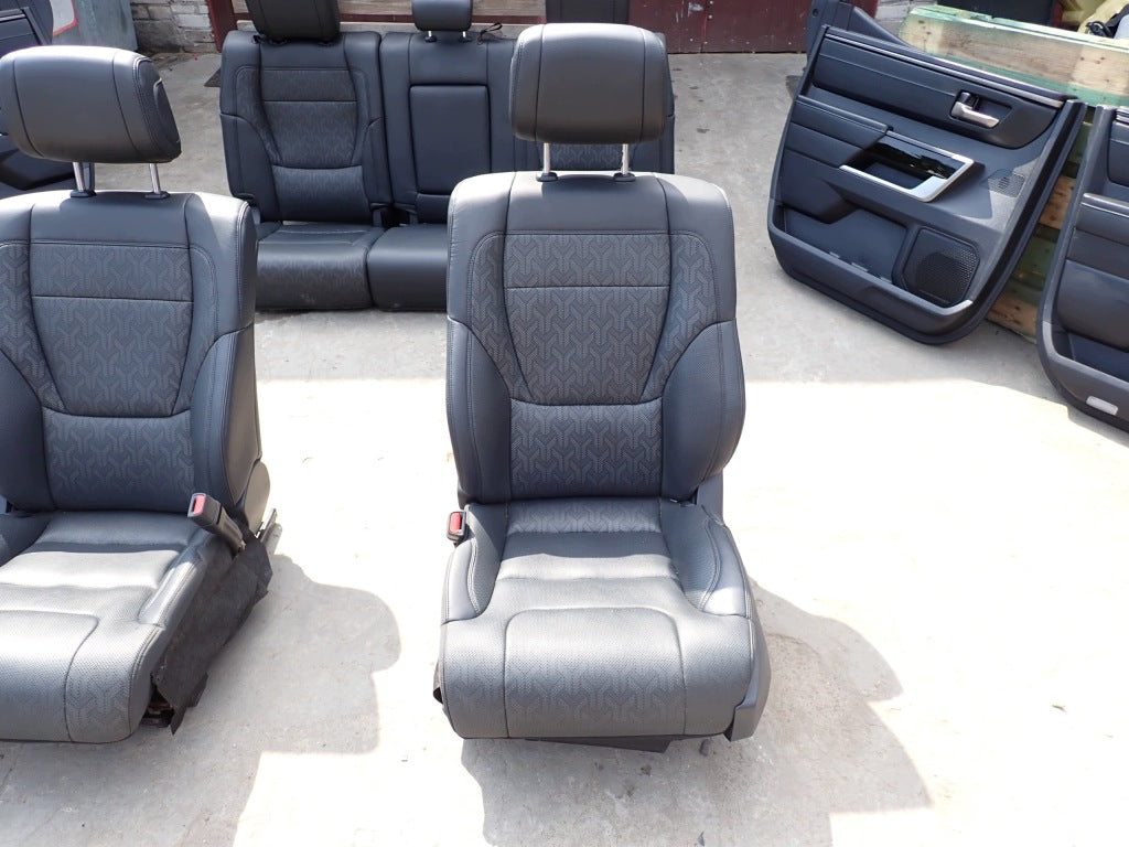 Tapicerka Fotele Kanapa Boczki Kpl Toyota Tundra Crew Cab Limited 2022-