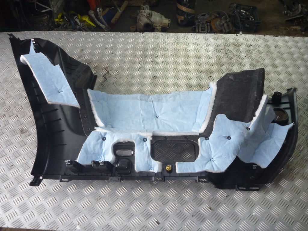 Boczek Bagażnika Prawy Cadillac XT5