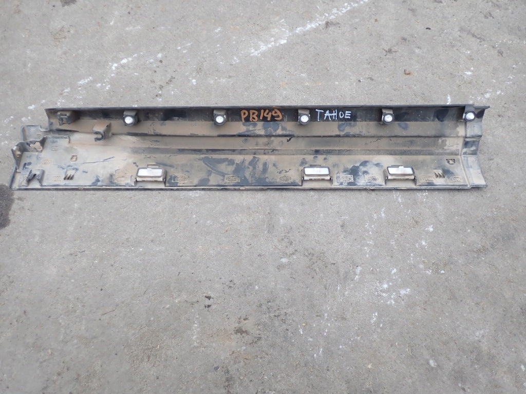 Listwa Progowa Lewa Tylna Chevrolet Tahoe Suburban Yukon Escalade 21-