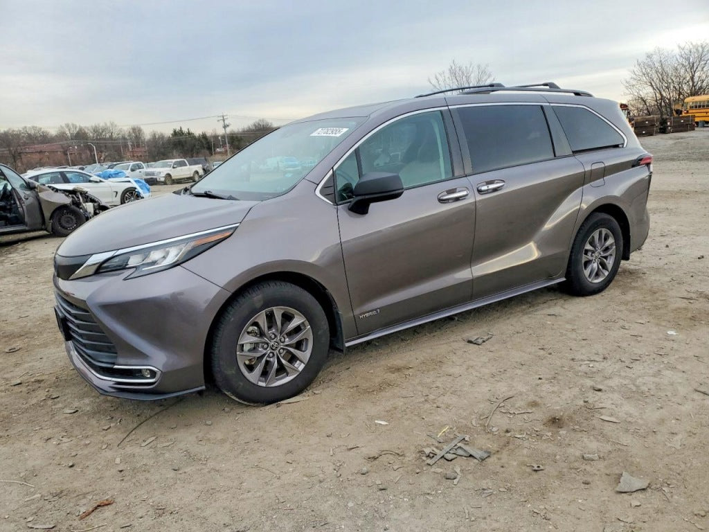 Błotnik Prawy Przedni Toyota Sienna XL40 2021