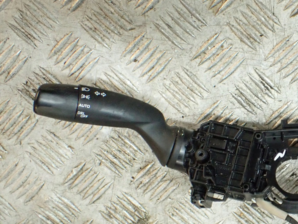 Manetka Przełącznik Kierunkowskazów Świateł Toyota Sienna XL40 2021