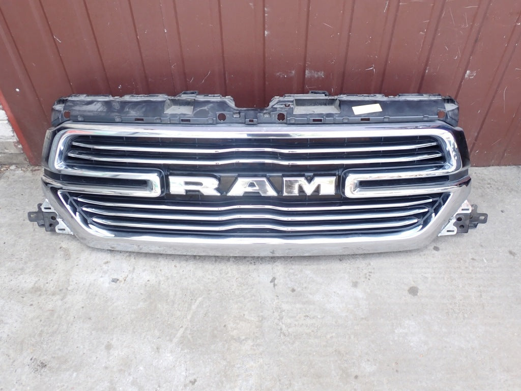 Atrapa Grill Chrome Dodge Ram V Laramie 2019-
