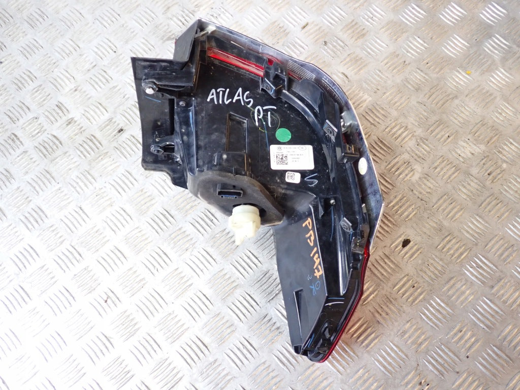 Rear Right Tail Light VW Atlas 2021- LIFT