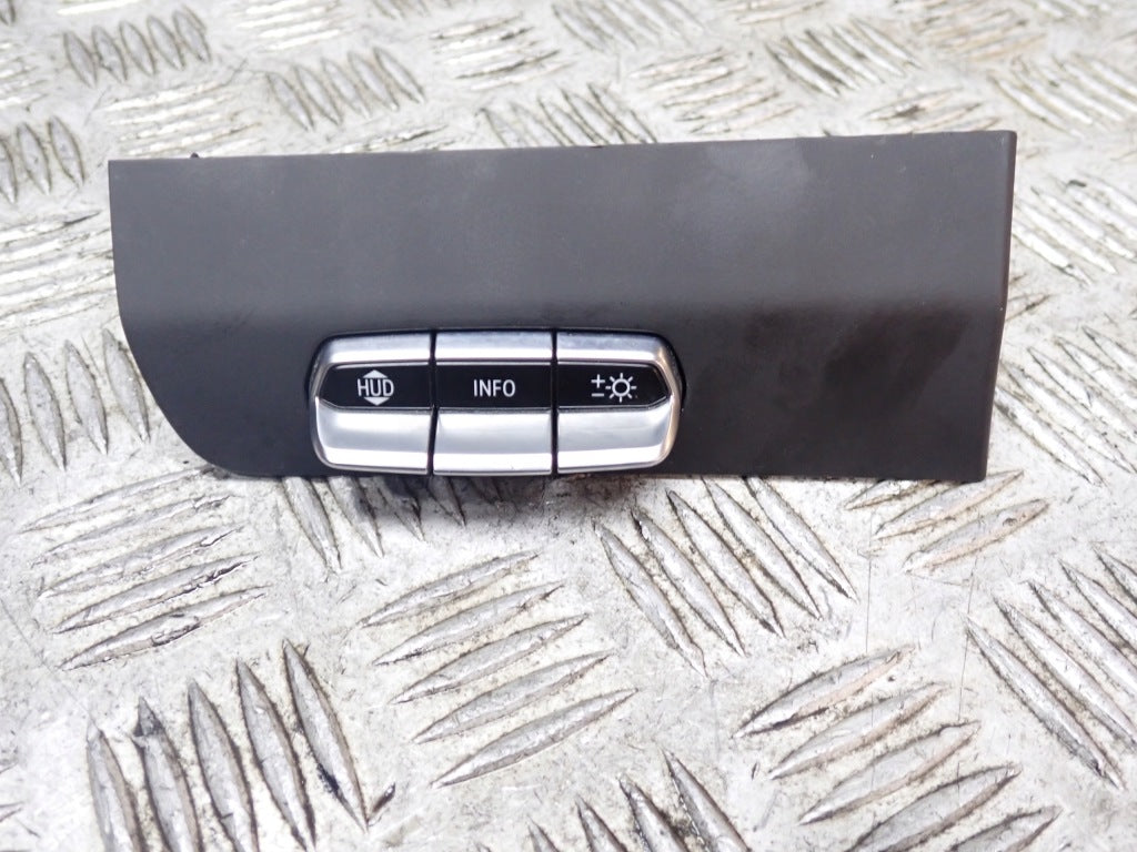 Panel Włącznik Wyswietlacza Hud Head Up Deski Chevrolet Corvette C8 2020-