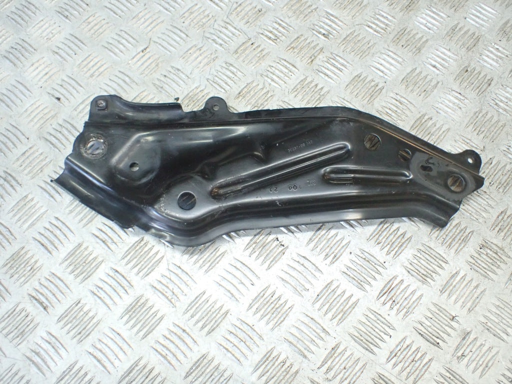Right Crossmember Support Bar Toyota Sienna XLE 2021