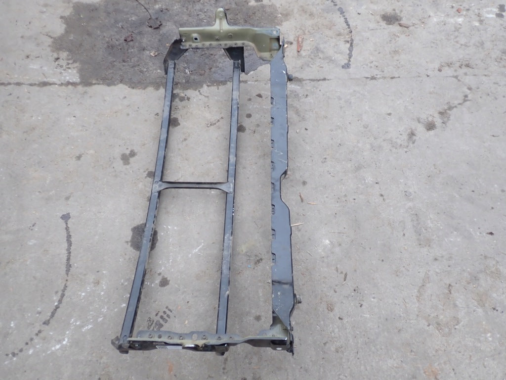 Wzmocnienie Przednie Atrapy Pas Przedni Chevrolet Tahoe Suburban Yukon 21-