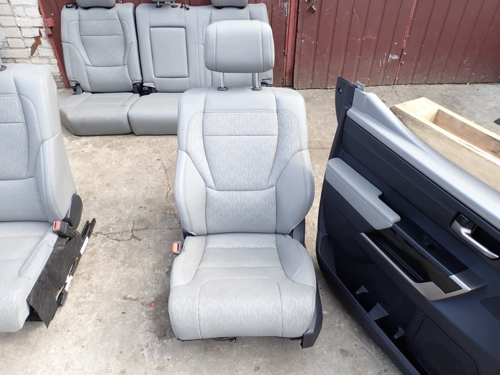 Tapicerka Fotele Kanapa Boczki Kpl Toyota Tundra Crew Cab Limited 2022-