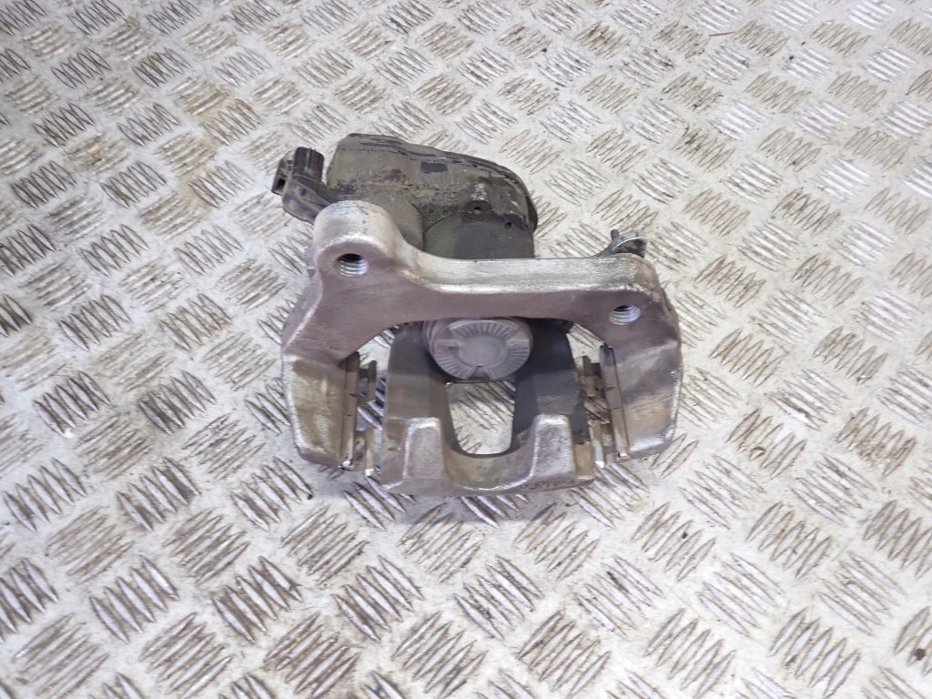 Zacisk Hamulcowy Tylny Tył Prawy Elektryczny Ford Expedition 3.5 2020