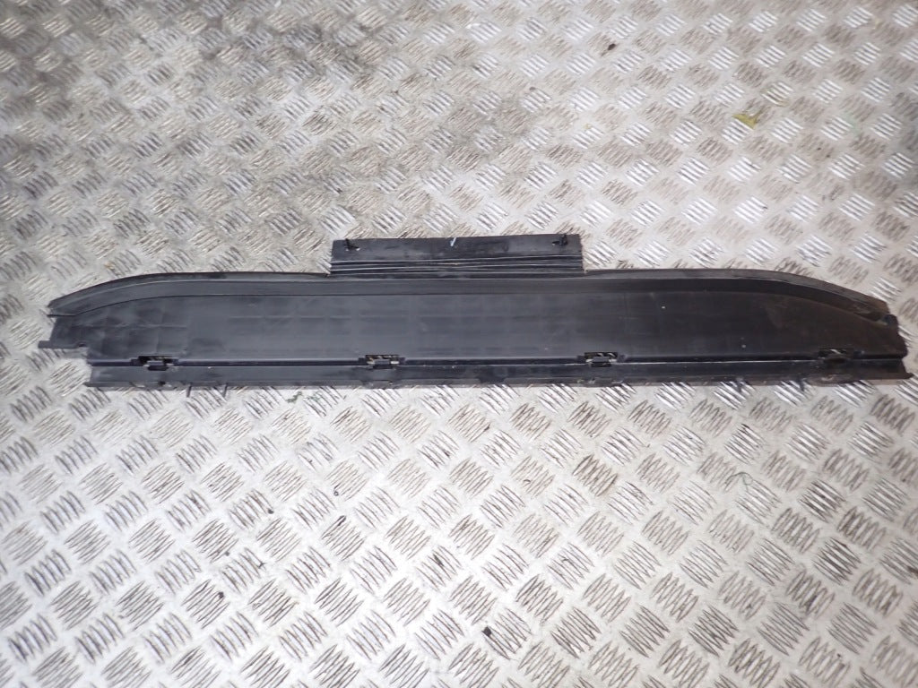 Lower Radiator Grille Air Guide 2022 Chevrolet Silverado