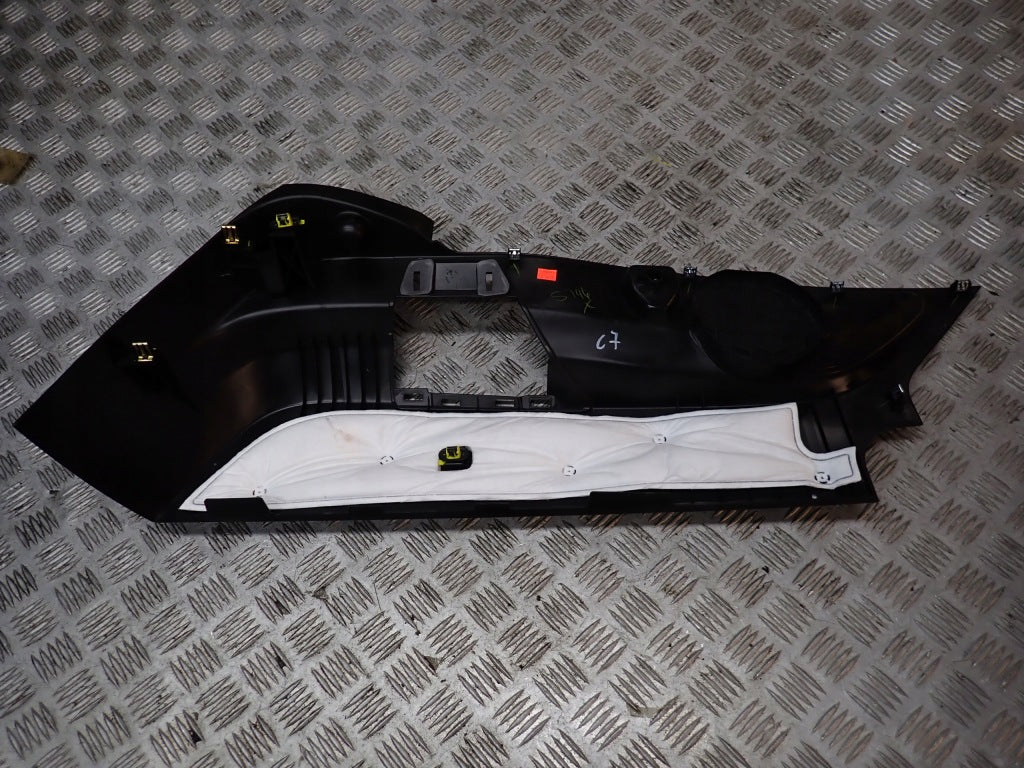 Boczek Lewy Bagażnika Chevrolet Corvette C7 2014-