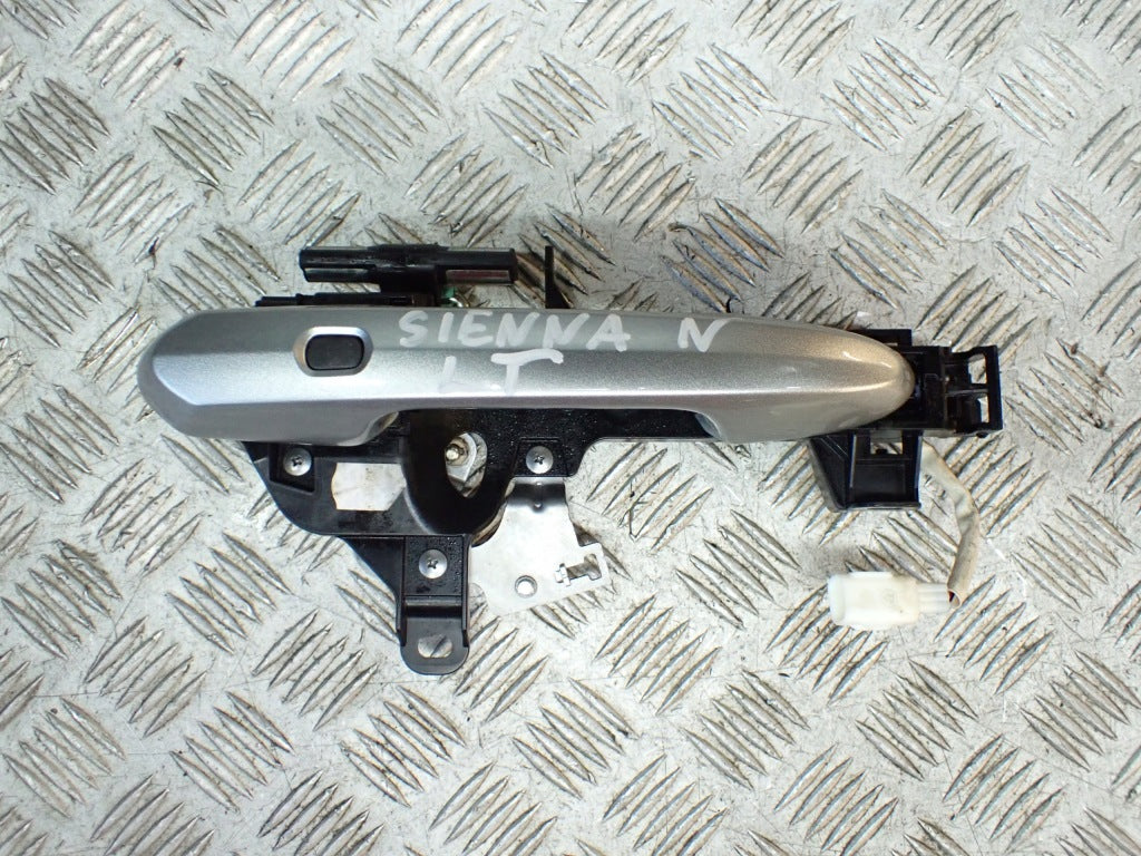 Klamka Drzwi Lewy Tył Tylna Kpl. Toyota Sienna XL40 2021-