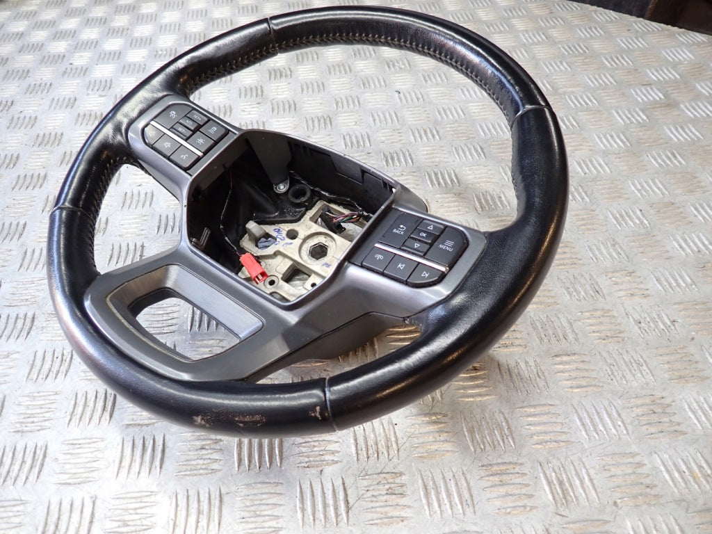 Skórzana kierownica wielofunkcyjna do Ford F150 2021- XLT 3.5 Hybrid, auto parts Autolandparts, widok z góry