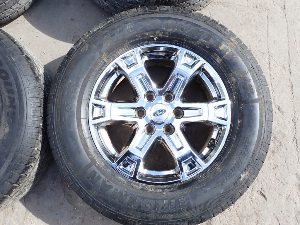 Alufelgi 18 cali i opony Ironman 275/65 R18 do Ford F150 2021, widok z boku, montaż na samochodzie.