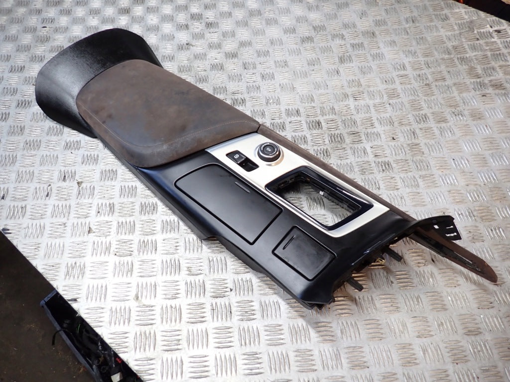 Tunnel Armrest Kit Chevrolet Corvette C7 3LT
