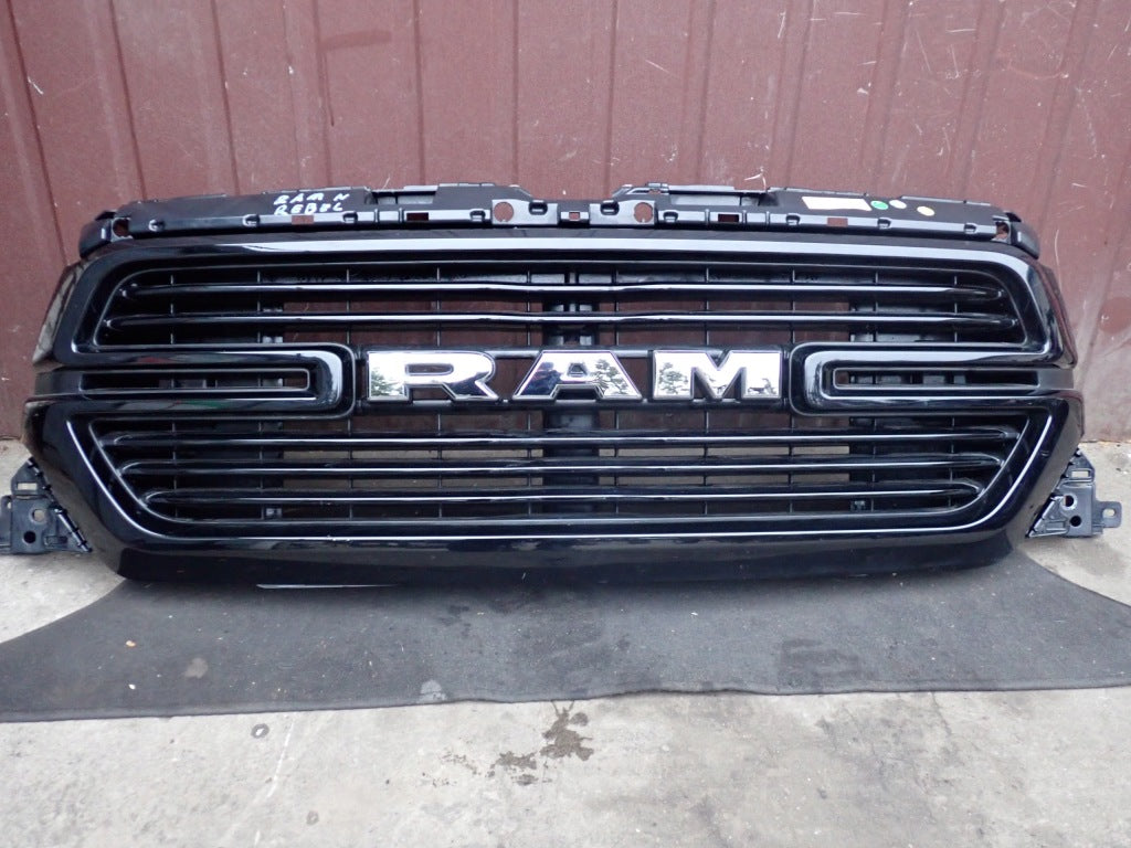 Atrapa Grill Przedni Czarny Dodge RAM V Laramie 2019-