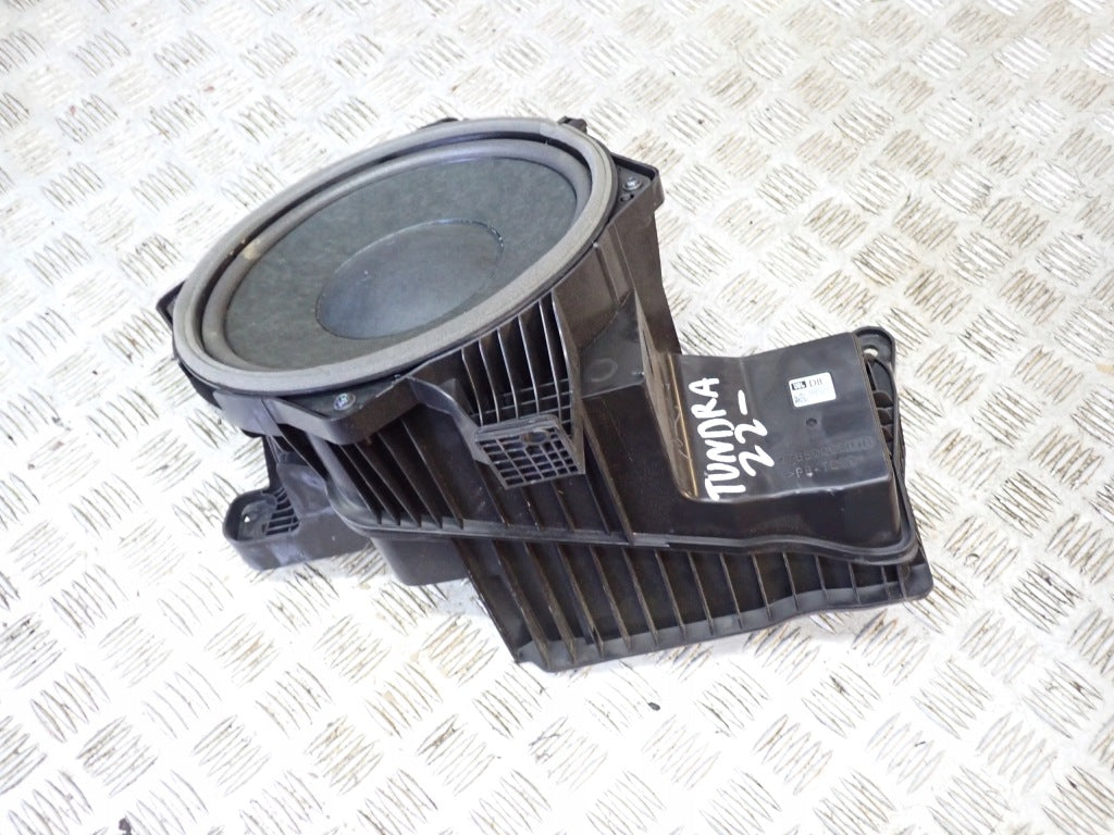 Subwoofer Głośnik Basowy JBL Toyota Tundra 2022-