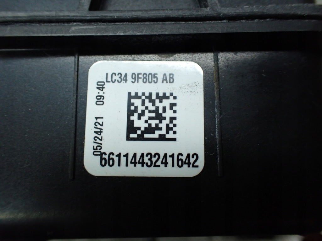 Przewód dolotowy powietrza do Ford F250 F350 Super Duty 2021, marka Autolandparts, widoczny na zdjęciu.